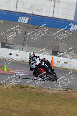 media/Nov-26-2022-Fastrack Riders (Sat) [[b001e85eef]]/Level 2/Session 3 Outside Turn 9/